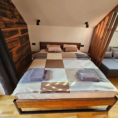 112 Apartment